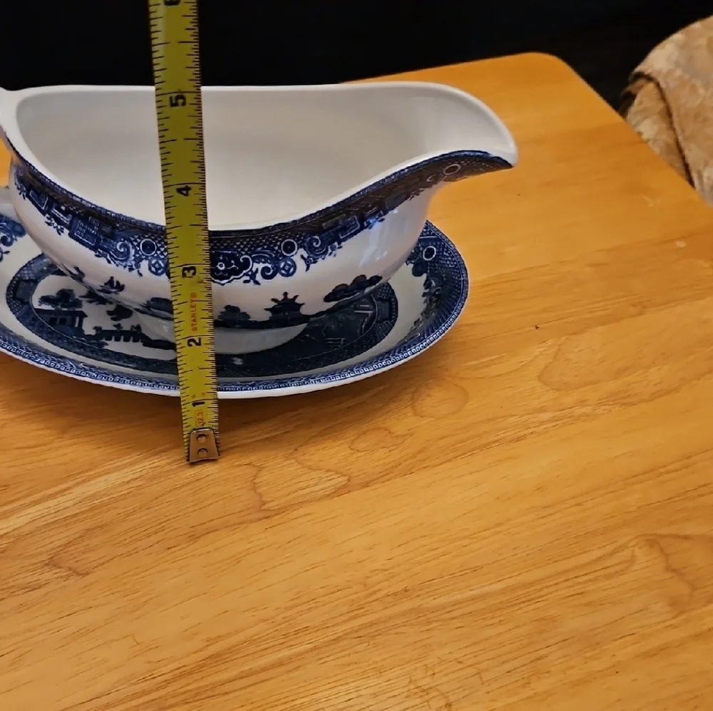 Johnson Brothers Blue and White Gravy Boat with Saucer - Picture 14 of 16